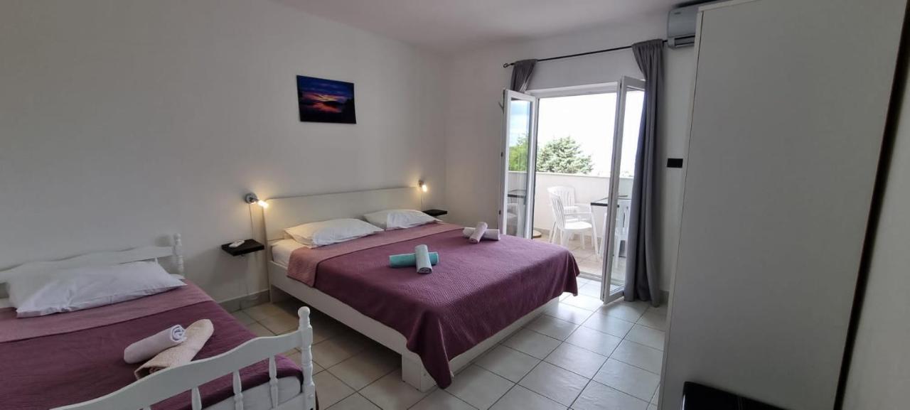 Apartments La Playa Пула Екстер'єр фото