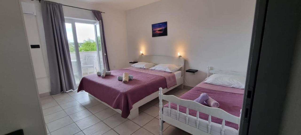 Apartments La Playa Пула Екстер'єр фото