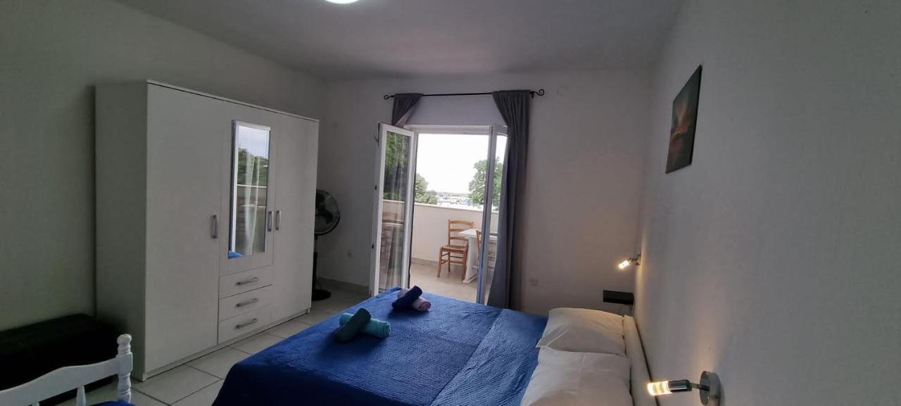 Apartments La Playa Пула Екстер'єр фото