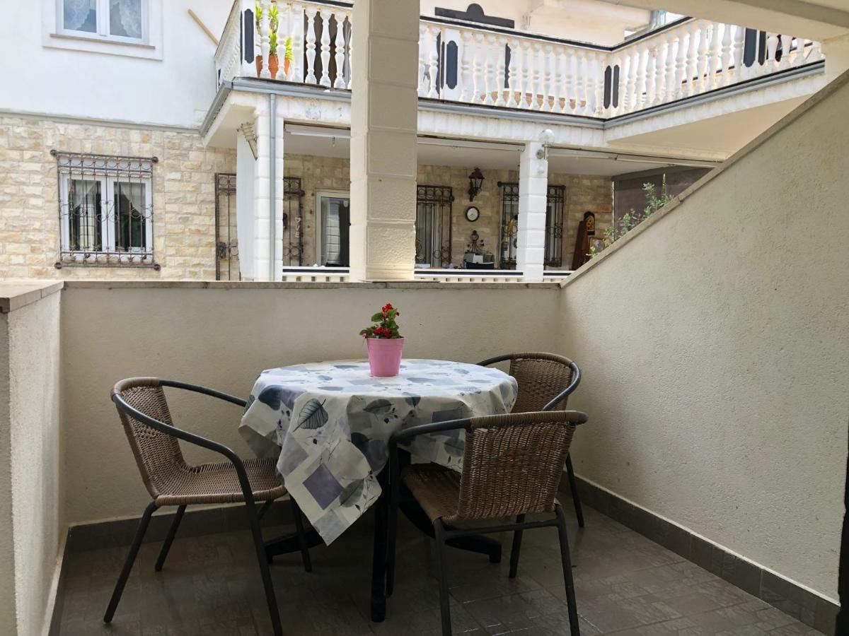 Apartments La Playa Пула Екстер'єр фото